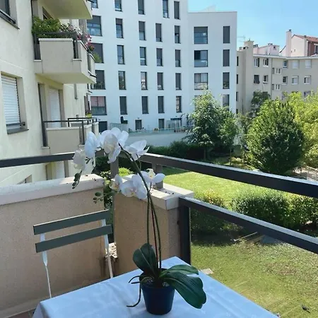 Апартаменты Acces Direct Aux Champs-elysees -metro 13 *